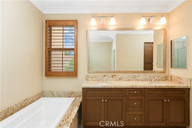 220 Kempton, Irvine, CA 92620