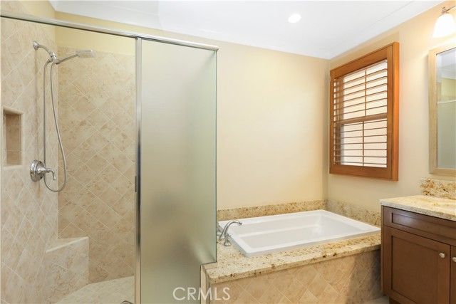 220 Kempton, Irvine, CA 92620