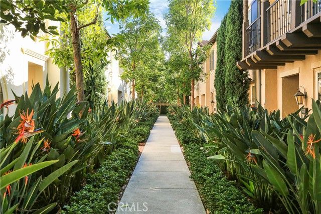 220 Kempton, Irvine, CA 92620