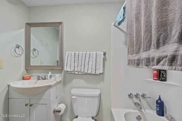 529 Pear Street, Ocean Springs, MS 39564
