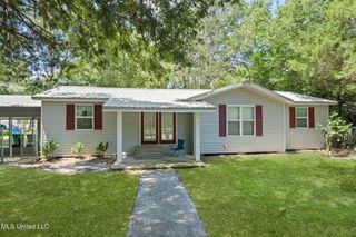 529 Pear Street, Ocean Springs, MS 39564