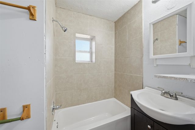 305 W Morton Street, Denison, TX 75020