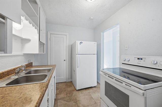 305 W Morton Street, Denison, TX 75020