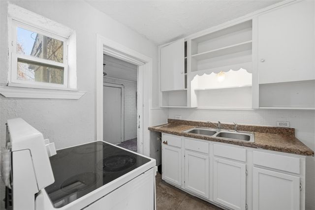 305 W Morton Street, Denison, TX 75020