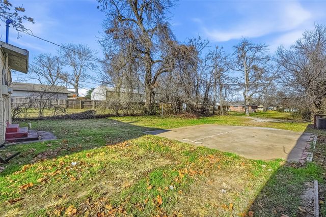 305 W Morton Street, Denison, TX 75020