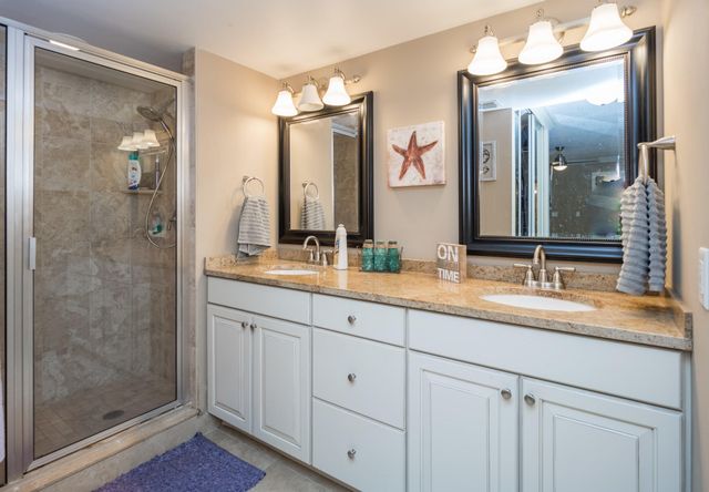 130 1st Terrace, Palm Beach Gardens, FL 33418