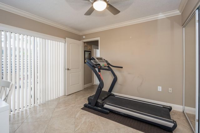 130 1st Terrace, Palm Beach Gardens, FL 33418