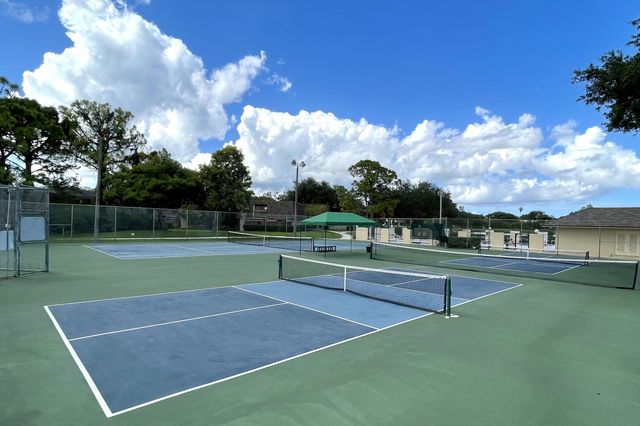 130 1st Terrace, Palm Beach Gardens, FL 33418