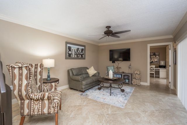 130 1st Terrace, Palm Beach Gardens, FL 33418