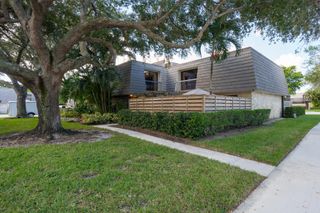 130 1st Terrace, Palm Beach Gardens, FL 33418