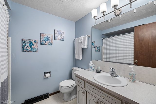 13760 Arrowhead Trail, Middleburg Heights, OH 44130