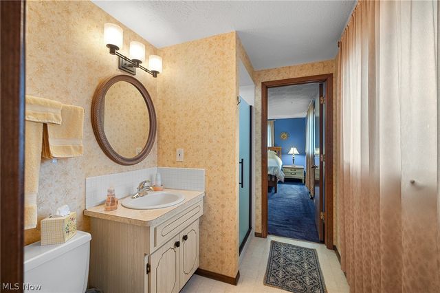 13760 Arrowhead Trail, Middleburg Heights, OH 44130