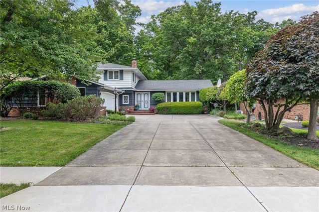 13760 Arrowhead Trail, Middleburg Heights, OH 44130