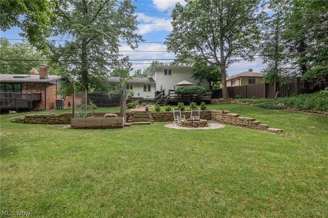 13760 Arrowhead Trail, Middleburg Heights, OH 44130