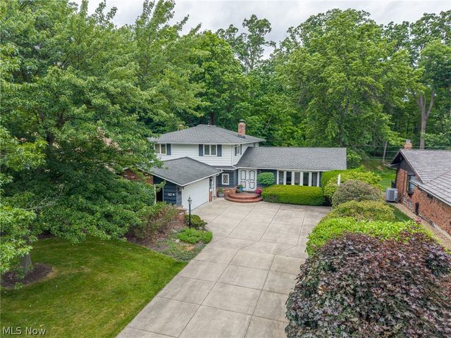 13760 Arrowhead Trail, Middleburg Heights, OH 44130