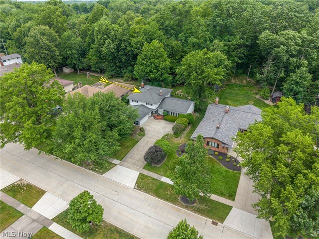 13760 Arrowhead Trail, Middleburg Heights, OH 44130