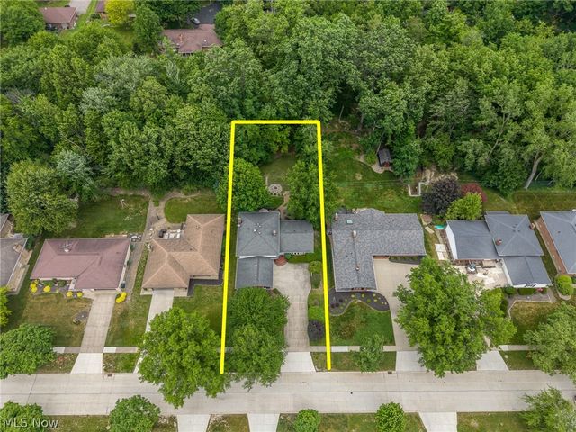 13760 Arrowhead Trail, Middleburg Heights, OH 44130