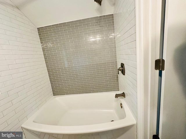 2500 LAKE AVE, Landover, MD 20785