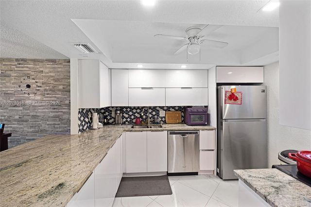 3241 Holiday Springs Boulevard 106, Margate, FL 33063