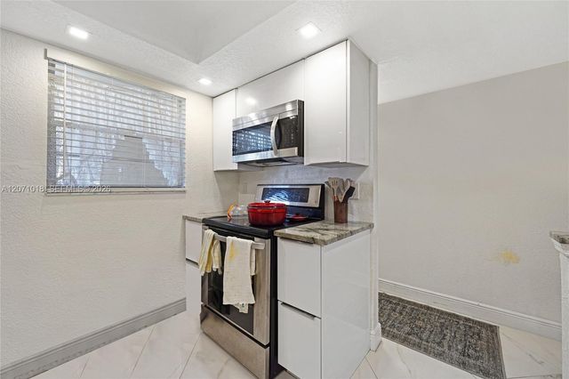 3241 Holiday Springs Boulevard 106, Margate, FL 33063