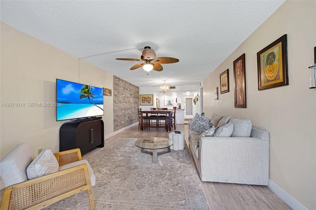 3241 Holiday Springs Boulevard 106, Margate, FL 33063
