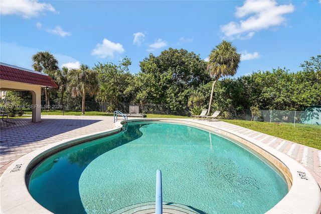 3241 Holiday Springs Boulevard 106, Margate, FL 33063