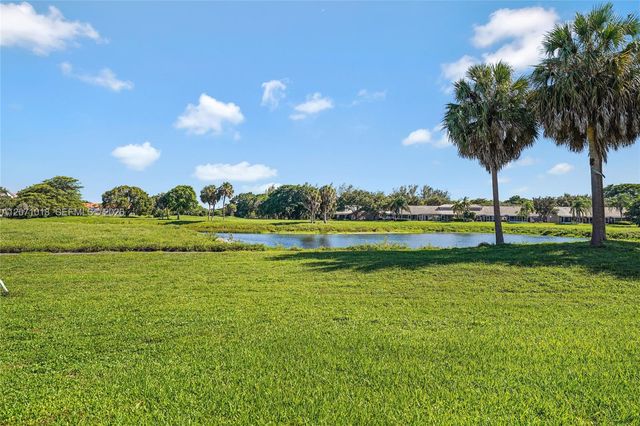 3241 Holiday Springs Boulevard 106, Margate, FL 33063