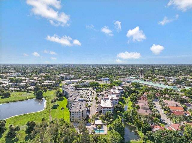 3241 Holiday Springs Boulevard 106, Margate, FL 33063