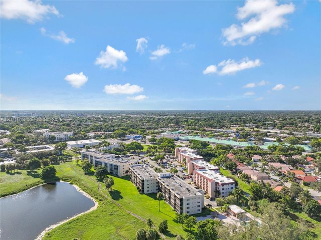 3241 Holiday Springs Boulevard 106, Margate, FL 33063