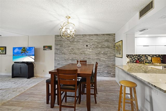 3241 Holiday Springs Boulevard 106, Margate, FL 33063