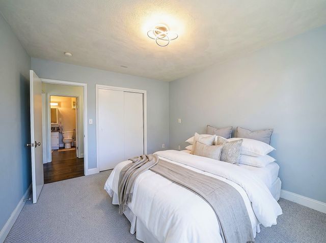 84 Summer Ave 5, Stoughton, MA 02072