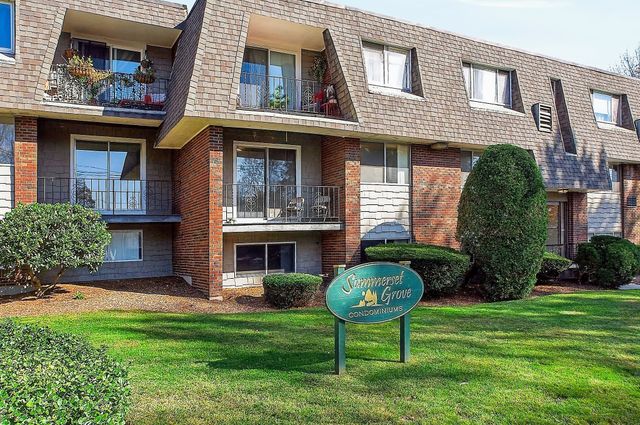 84 Summer Ave 5, Stoughton, MA 02072