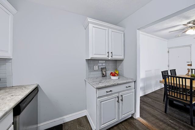 84 Summer Ave 5, Stoughton, MA 02072