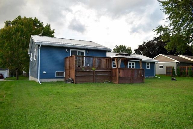 221 PRESTIEN DR, Denver, IA 50622