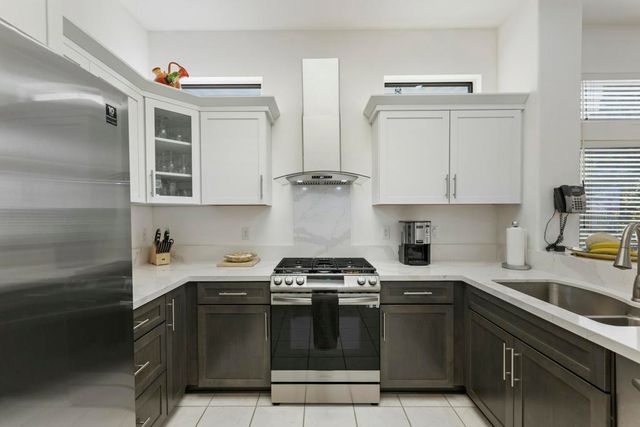 38129 Grand Oaks Avenue, Palm Desert, CA 92211