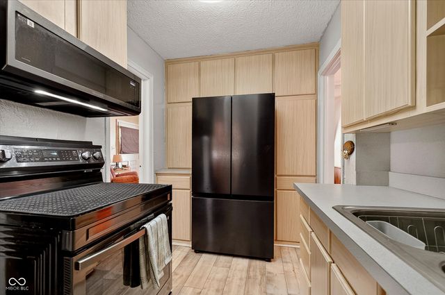 1530 E 49th Street, Indianapolis, IN 46205