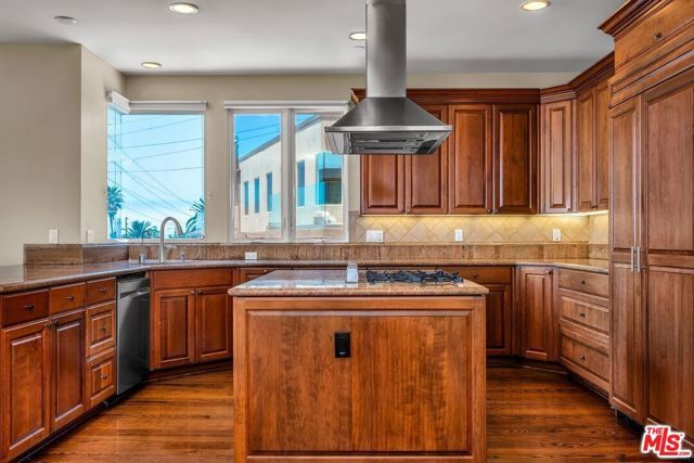 308 Gull Street, Manhattan Beach, CA 90266