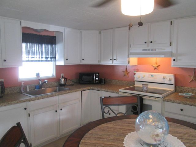 4014 Bougainvillea Road, Boynton Beach, FL 33436