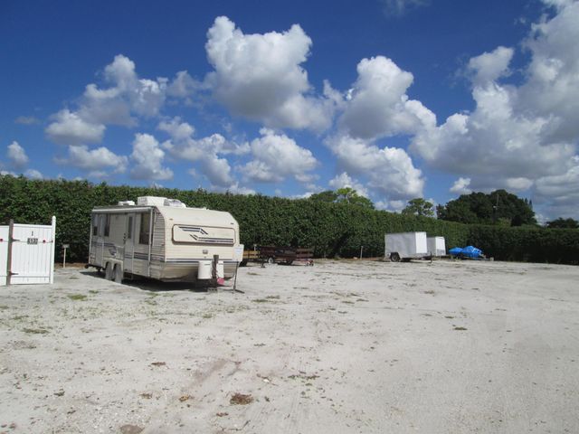 4014 Bougainvillea Road, Boynton Beach, FL 33436