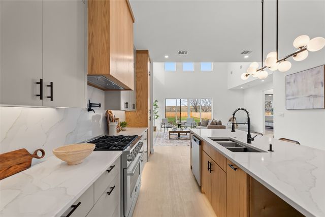 3343 Canada Drive, Dallas, TX 75212