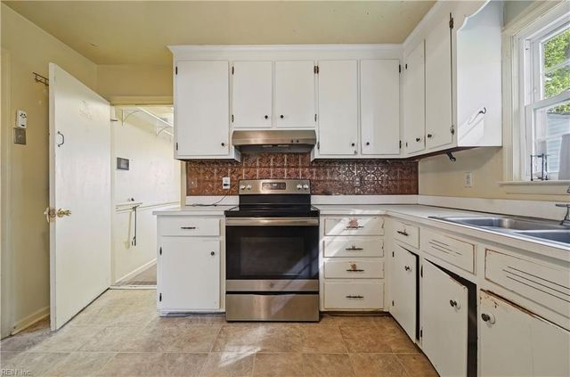 11 Big Bethel RD, Hampton, VA 23666