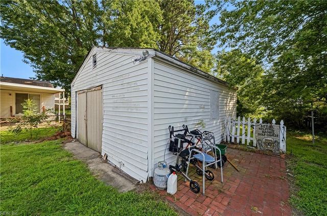 11 Big Bethel RD, Hampton, VA 23666