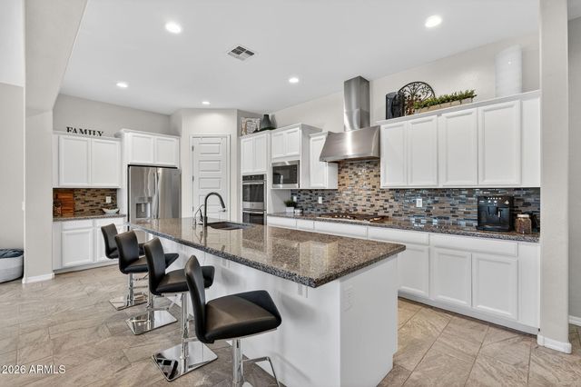 10253 E AMPERE Avenue, Mesa, AZ 85212