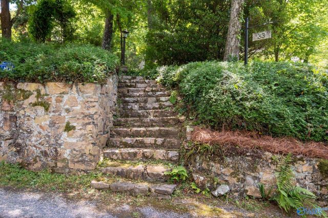 33 Sunset Drive, Anniston, AL 36207