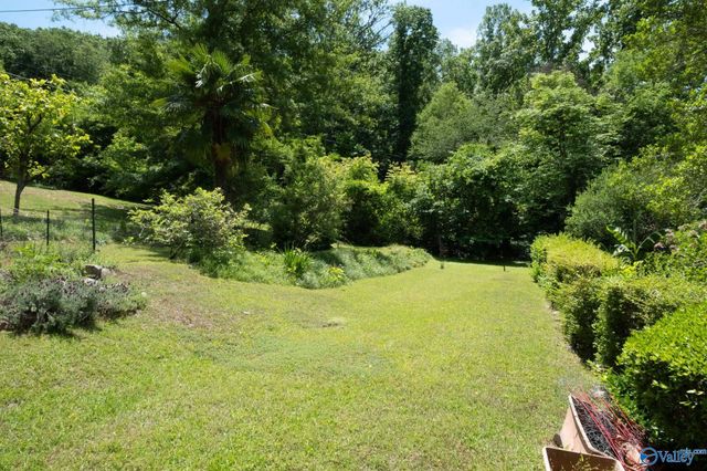 33 Sunset Drive, Anniston, AL 36207