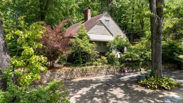 33 Sunset Drive, Anniston, AL 36207