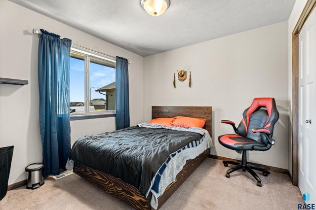 709 N Anthem Dr Drive, Sioux Falls, SD 57110