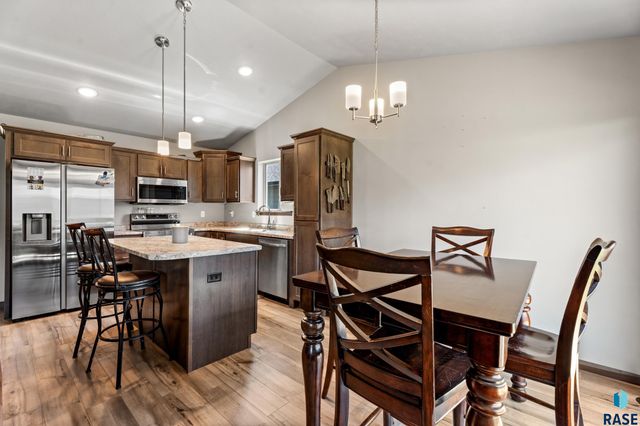 709 N Anthem Dr Drive, Sioux Falls, SD 57110