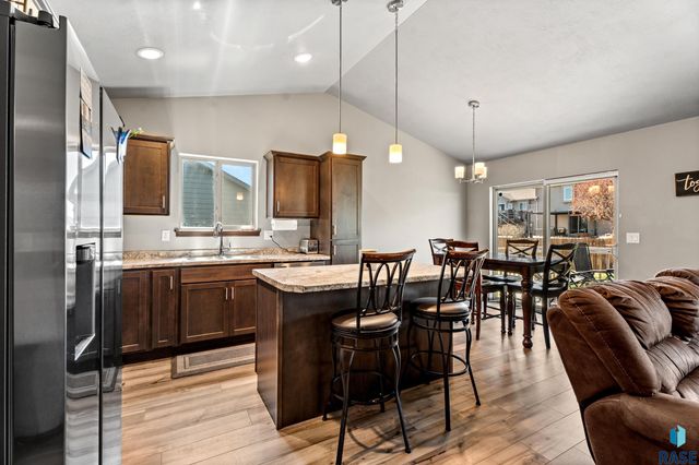 709 N Anthem Dr Drive, Sioux Falls, SD 57110