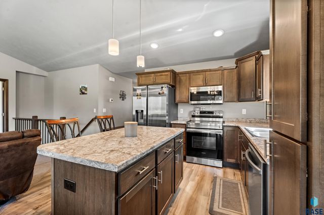 709 N Anthem Dr Drive, Sioux Falls, SD 57110